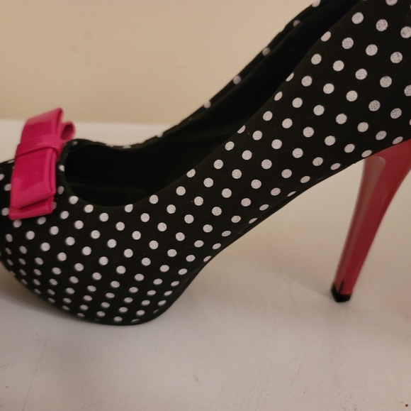 High heel shoes - Picture 2 of 4